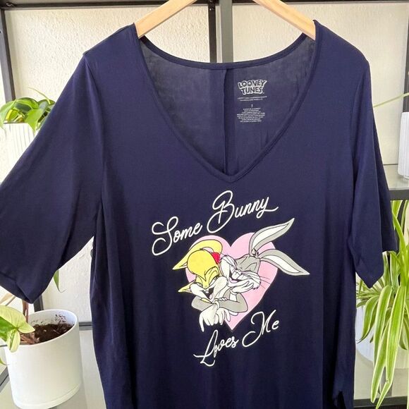 New Torrid Navy Blue Looney Tunes Top - Size 1X - Picture 2 of 4